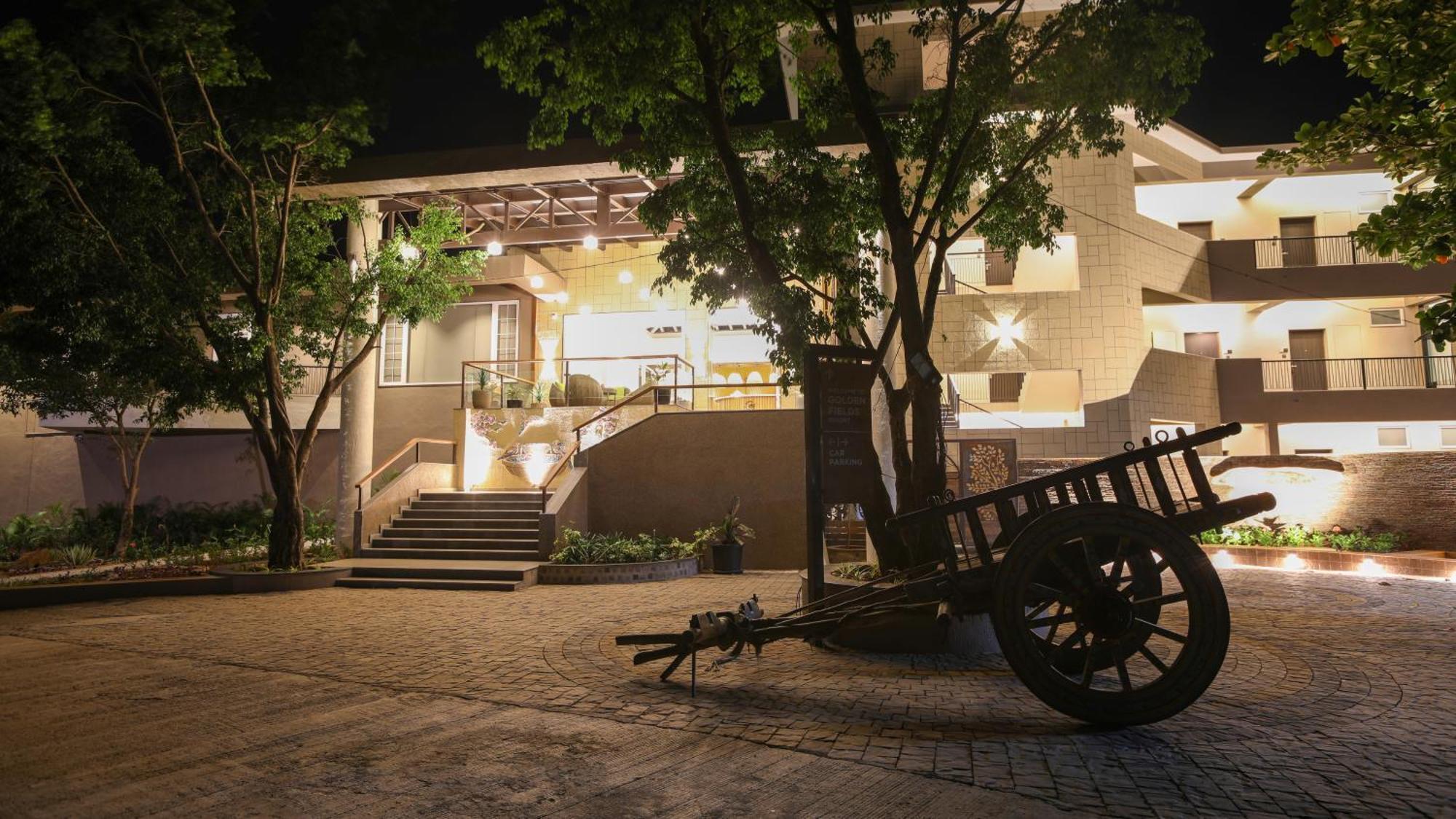 Golden Fields Resort Mulshi Buitenkant foto