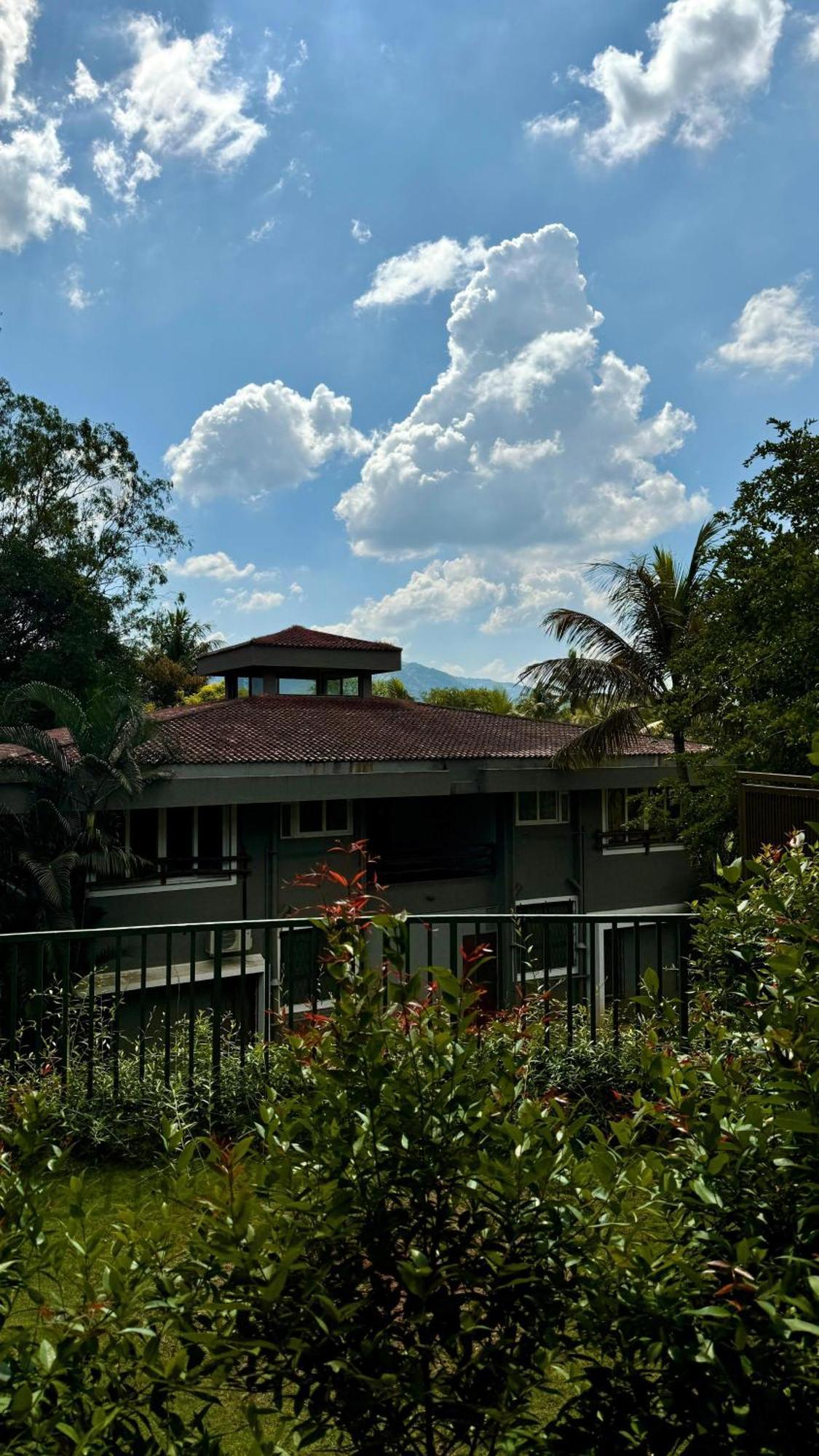 Golden Fields Resort Mulshi Buitenkant foto